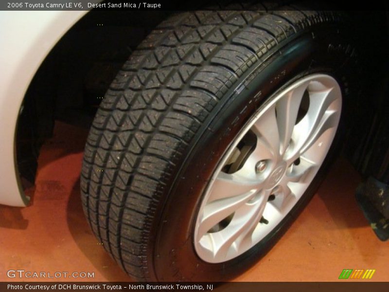 Desert Sand Mica / Taupe 2006 Toyota Camry LE V6