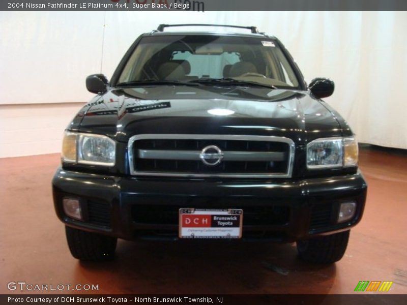 Super Black / Beige 2004 Nissan Pathfinder LE Platinum 4x4