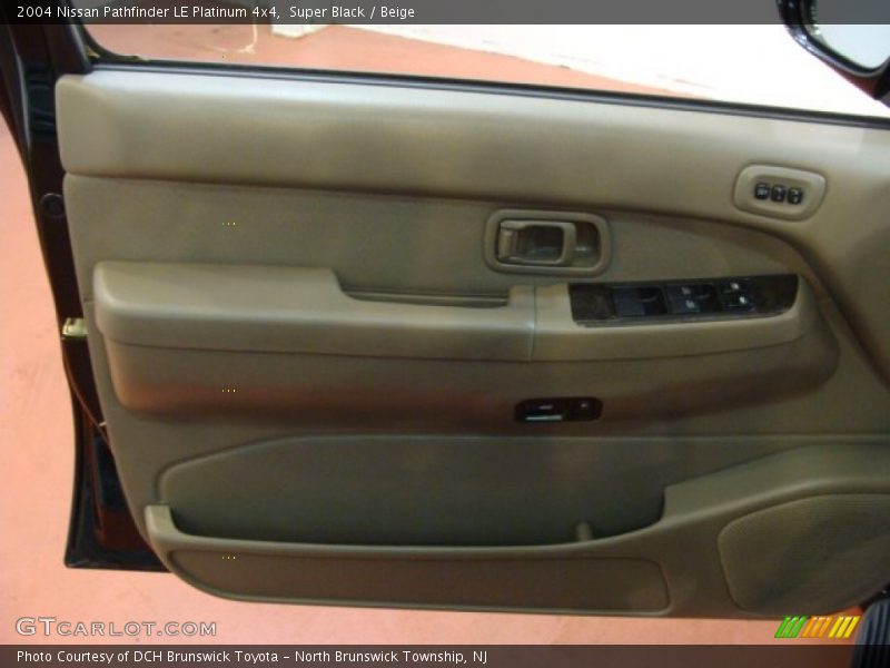 Super Black / Beige 2004 Nissan Pathfinder LE Platinum 4x4