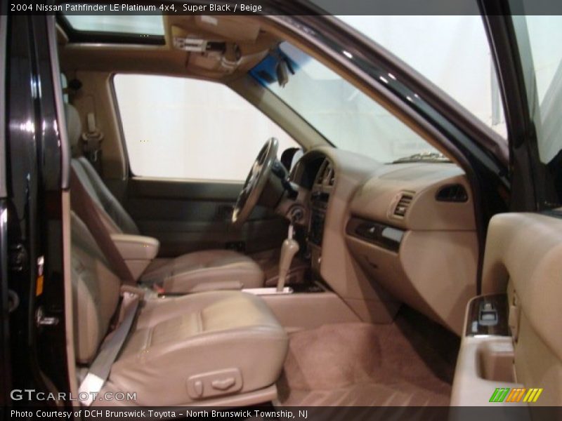 Super Black / Beige 2004 Nissan Pathfinder LE Platinum 4x4