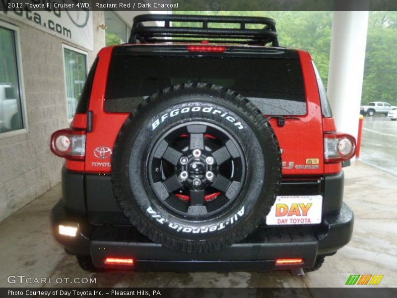Radiant Red / Dark Charcoal 2012 Toyota FJ Cruiser 4WD