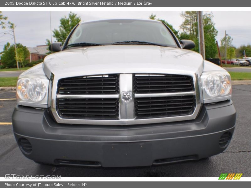 Bright Silver Metallic / Medium Slate Gray 2005 Dodge Dakota ST Club Cab 4x4