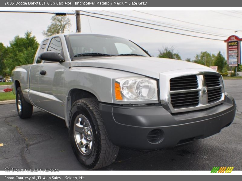 Bright Silver Metallic / Medium Slate Gray 2005 Dodge Dakota ST Club Cab 4x4