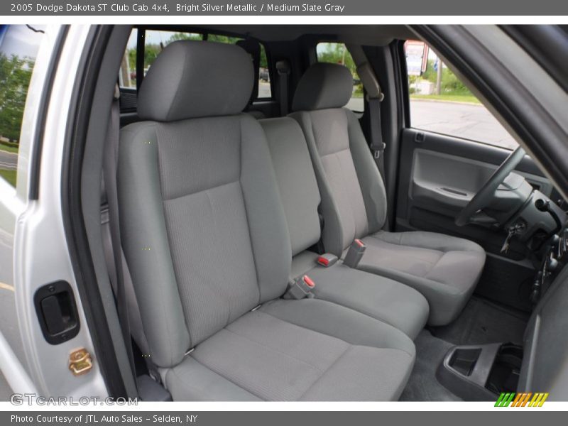 Bright Silver Metallic / Medium Slate Gray 2005 Dodge Dakota ST Club Cab 4x4