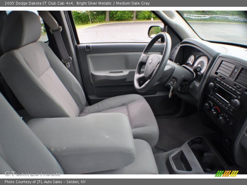 Bright Silver Metallic / Medium Slate Gray 2005 Dodge Dakota ST Club Cab 4x4