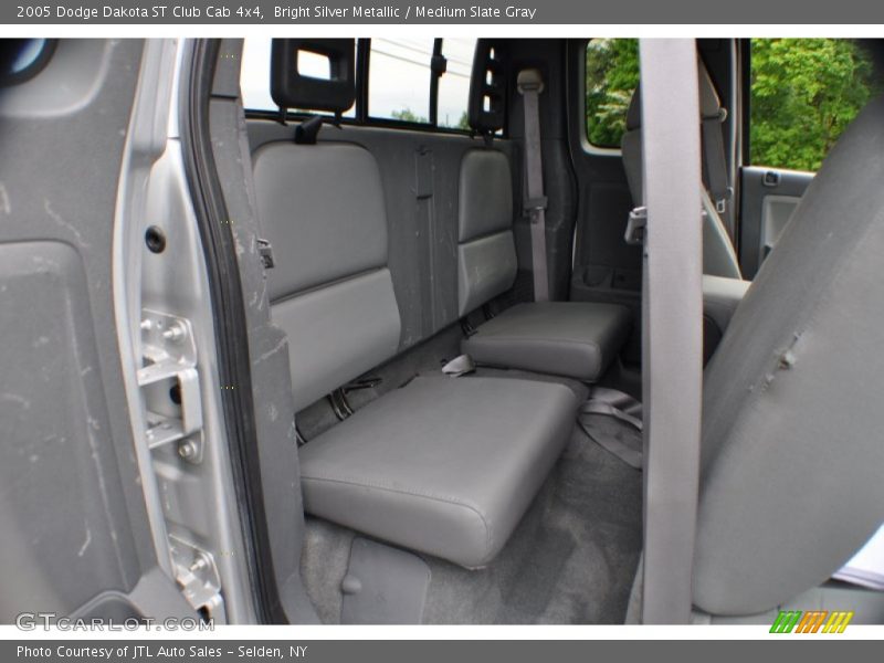 Bright Silver Metallic / Medium Slate Gray 2005 Dodge Dakota ST Club Cab 4x4
