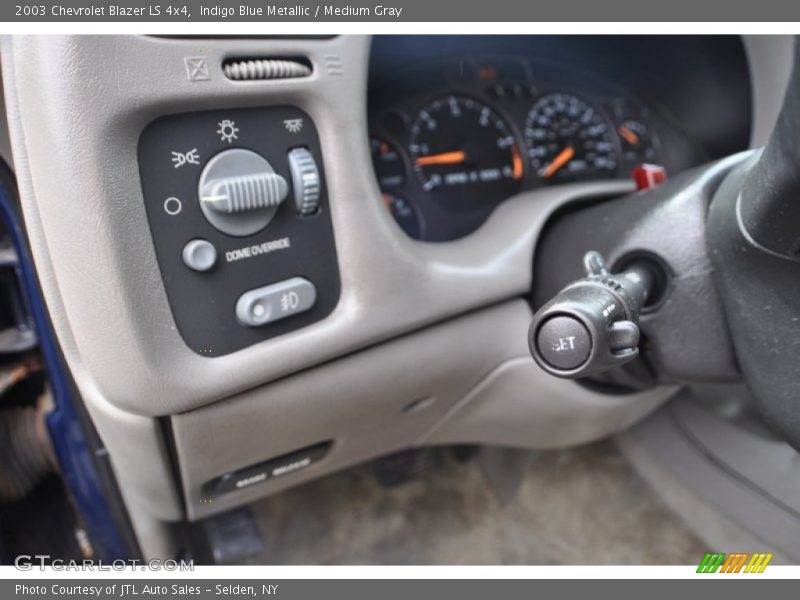 Indigo Blue Metallic / Medium Gray 2003 Chevrolet Blazer LS 4x4