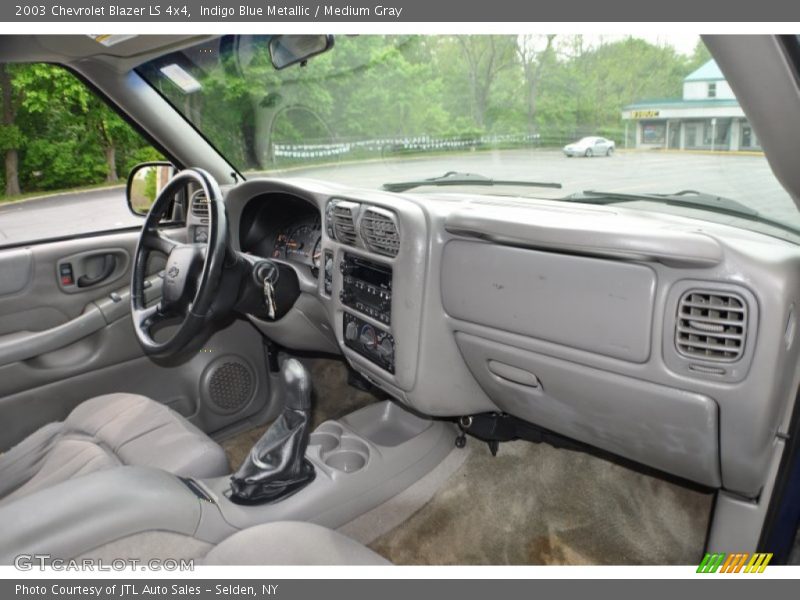 Indigo Blue Metallic / Medium Gray 2003 Chevrolet Blazer LS 4x4