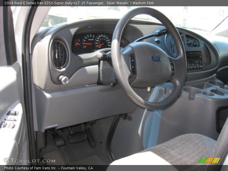 Dashboard of 2004 E Series Van E350 Super Duty XLT 15 Passenger