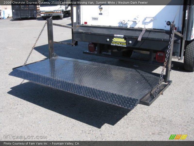 Summit White / Medium Dark Pewter 2006 Chevrolet Express Cutaway 3500 Commercial Moving Van