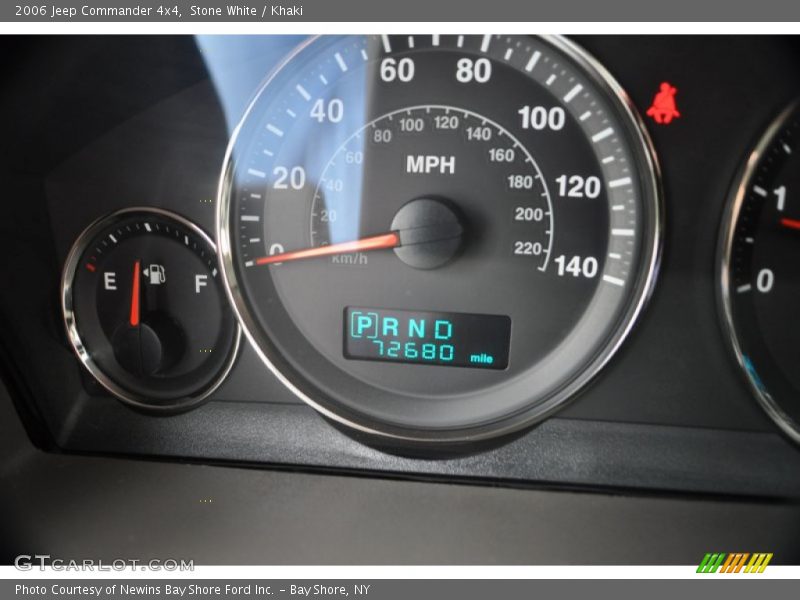 Stone White / Khaki 2006 Jeep Commander 4x4