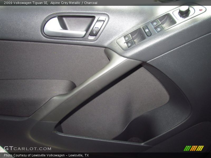 Alpine Grey Metallic / Charcoal 2009 Volkswagen Tiguan SE