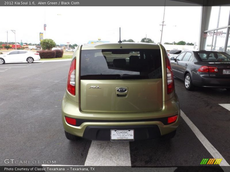 Alien Green / Black Cloth 2012 Kia Soul 1.6