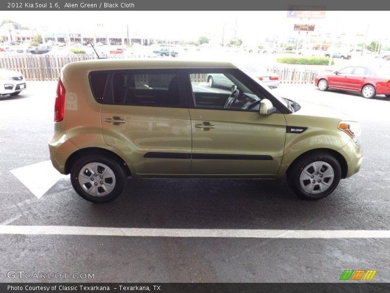 Alien Green / Black Cloth 2012 Kia Soul 1.6