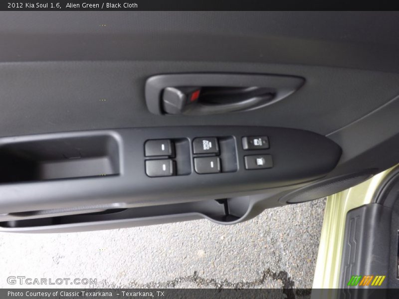 Alien Green / Black Cloth 2012 Kia Soul 1.6