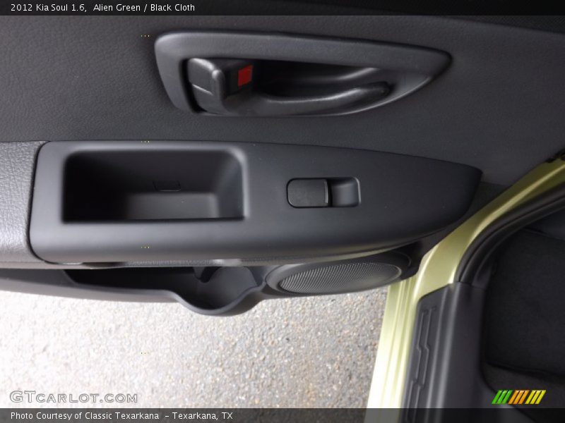 Alien Green / Black Cloth 2012 Kia Soul 1.6