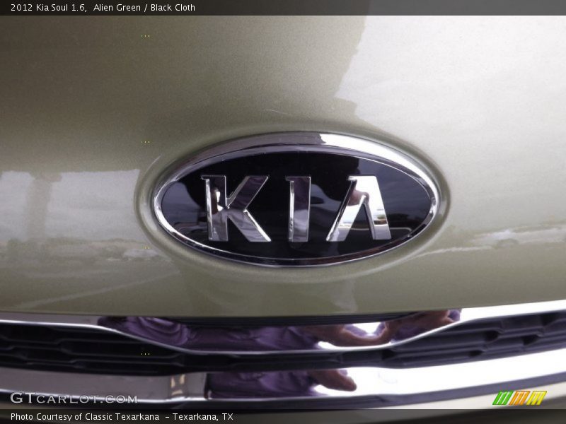 Alien Green / Black Cloth 2012 Kia Soul 1.6