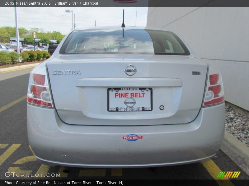 Brilliant Silver / Charcoal 2009 Nissan Sentra 2.0 S