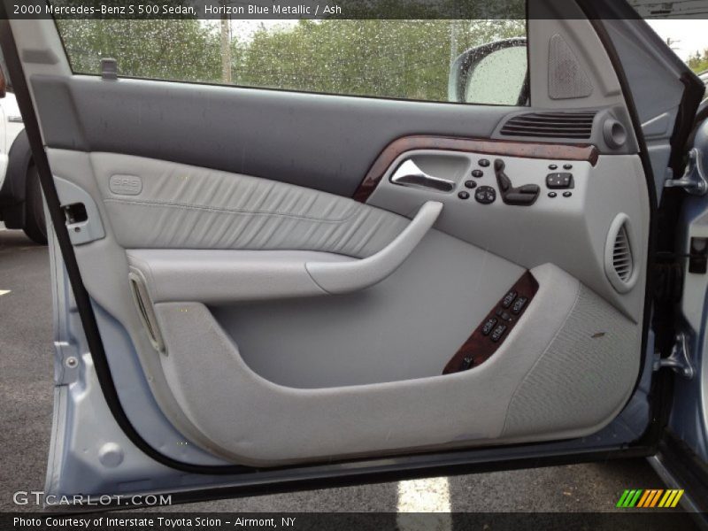 Door Panel of 2000 S 500 Sedan