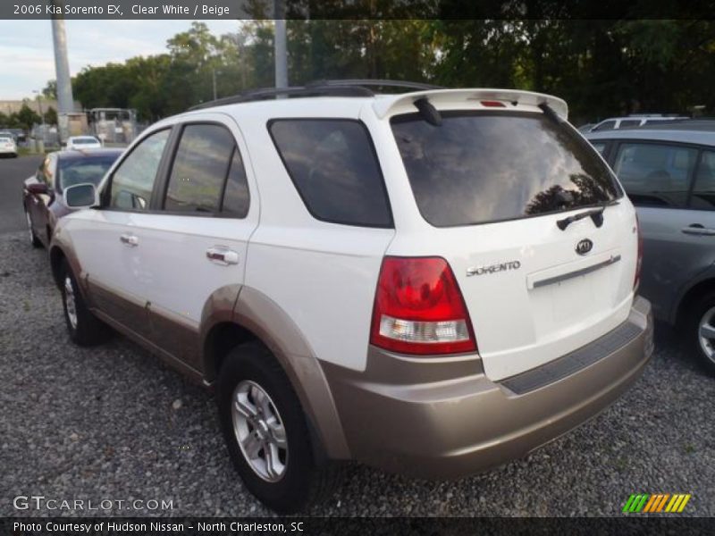 Clear White / Beige 2006 Kia Sorento EX