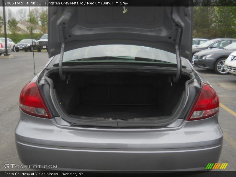 Tungsten Grey Metallic / Medium/Dark Flint Grey 2006 Ford Taurus SE