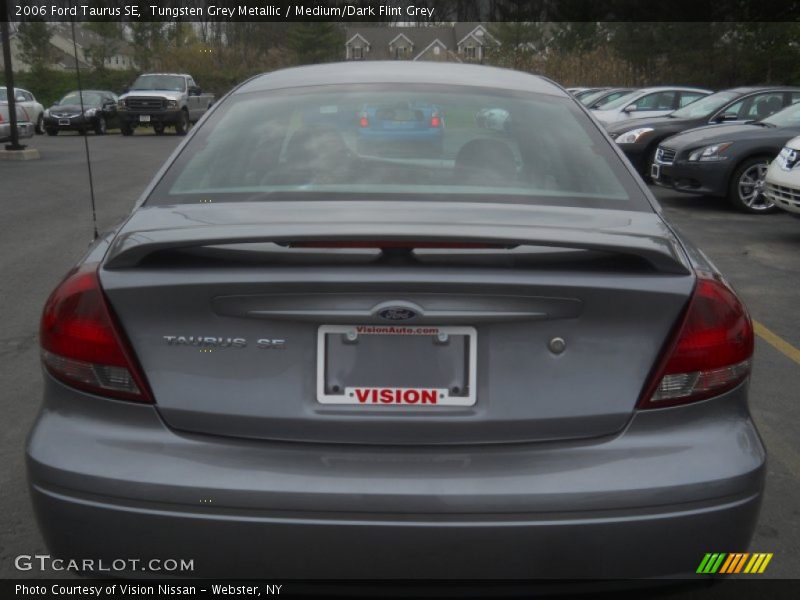 Tungsten Grey Metallic / Medium/Dark Flint Grey 2006 Ford Taurus SE