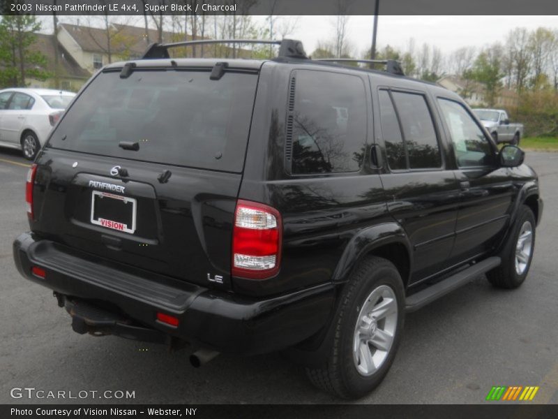 Super Black / Charcoal 2003 Nissan Pathfinder LE 4x4