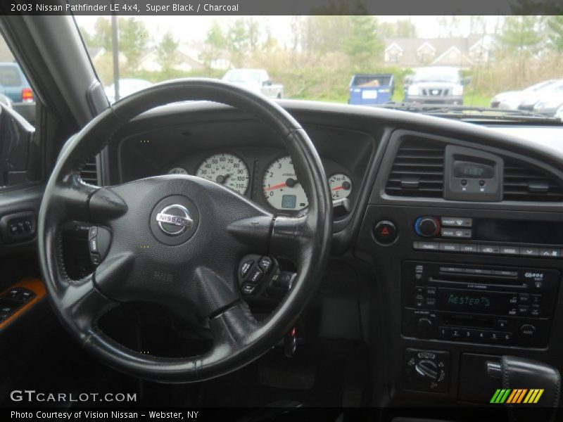 Super Black / Charcoal 2003 Nissan Pathfinder LE 4x4