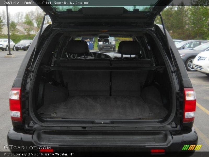Super Black / Charcoal 2003 Nissan Pathfinder LE 4x4
