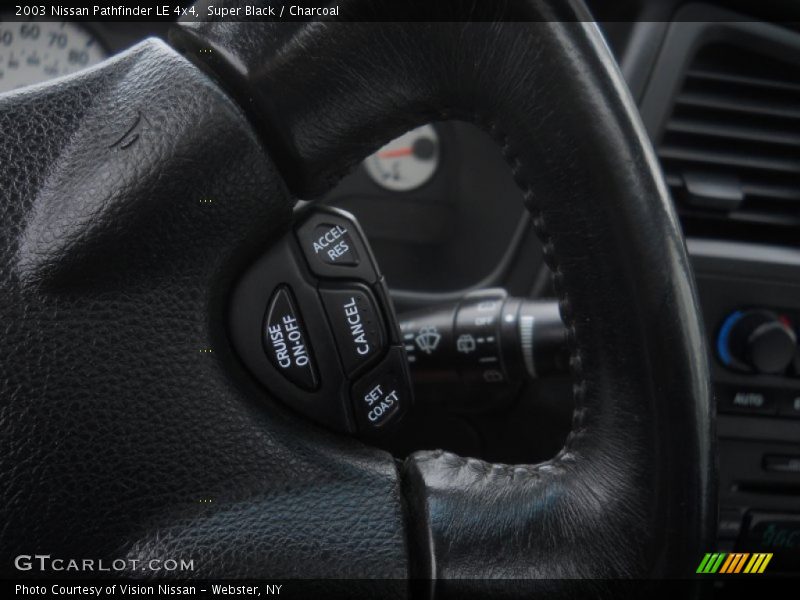 Super Black / Charcoal 2003 Nissan Pathfinder LE 4x4