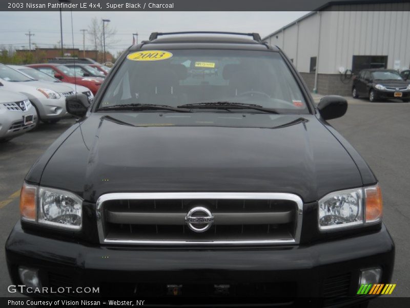 Super Black / Charcoal 2003 Nissan Pathfinder LE 4x4