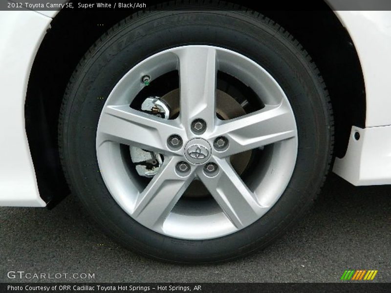 Super White / Black/Ash 2012 Toyota Camry SE