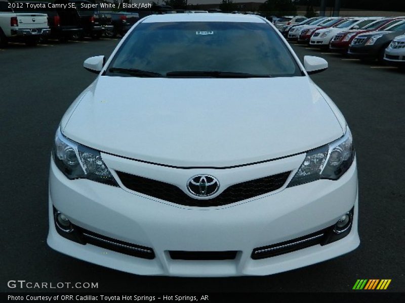 Super White / Black/Ash 2012 Toyota Camry SE