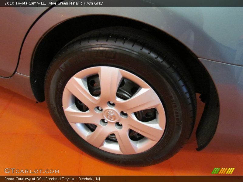 Aloe Green Metallic / Ash Gray 2010 Toyota Camry LE