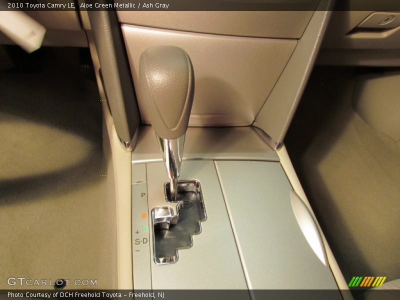 Aloe Green Metallic / Ash Gray 2010 Toyota Camry LE