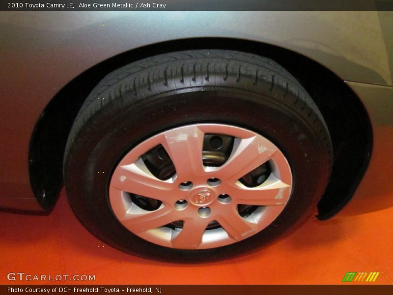 Aloe Green Metallic / Ash Gray 2010 Toyota Camry LE