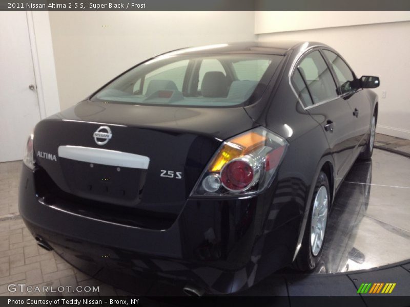 Super Black / Frost 2011 Nissan Altima 2.5 S
