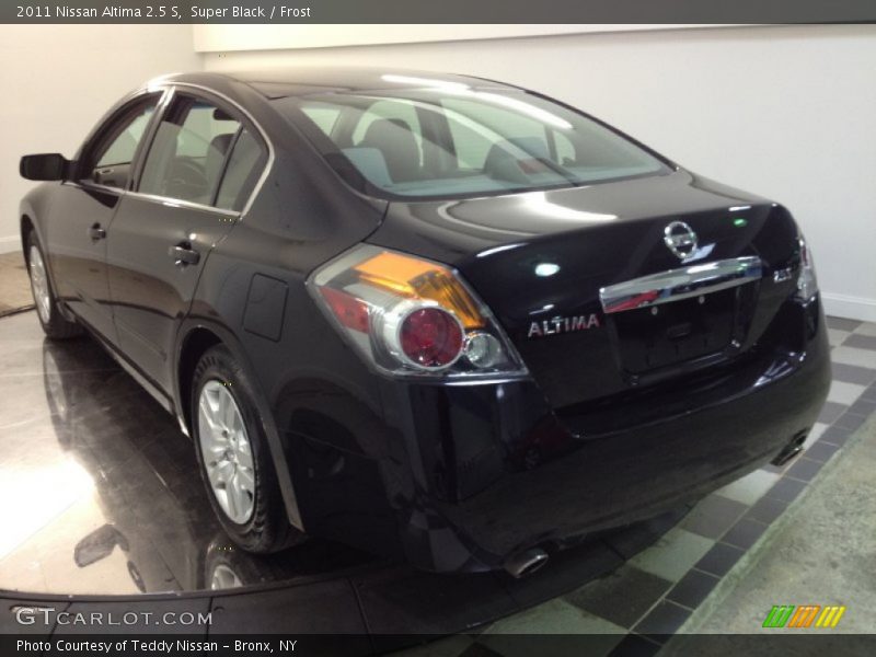 Super Black / Frost 2011 Nissan Altima 2.5 S