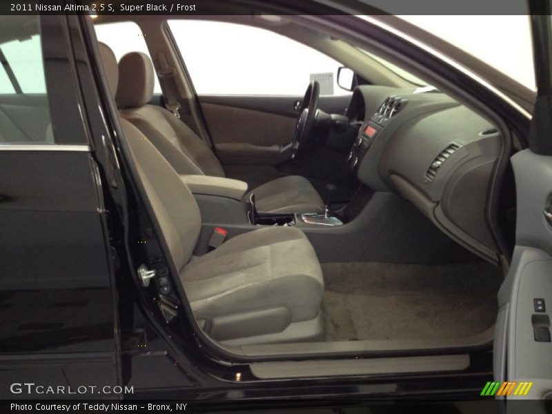 Super Black / Frost 2011 Nissan Altima 2.5 S