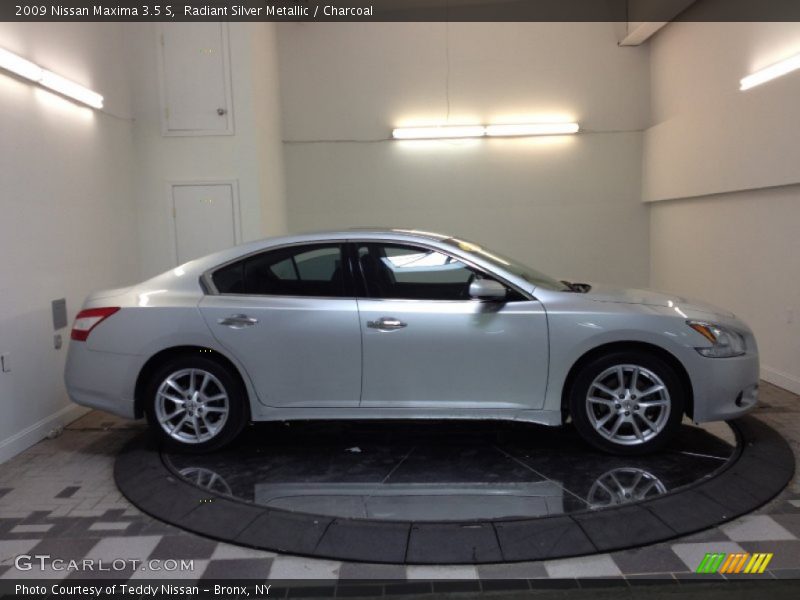 Radiant Silver Metallic / Charcoal 2009 Nissan Maxima 3.5 S