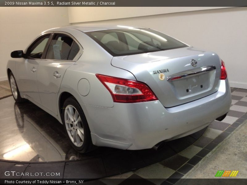 Radiant Silver Metallic / Charcoal 2009 Nissan Maxima 3.5 S