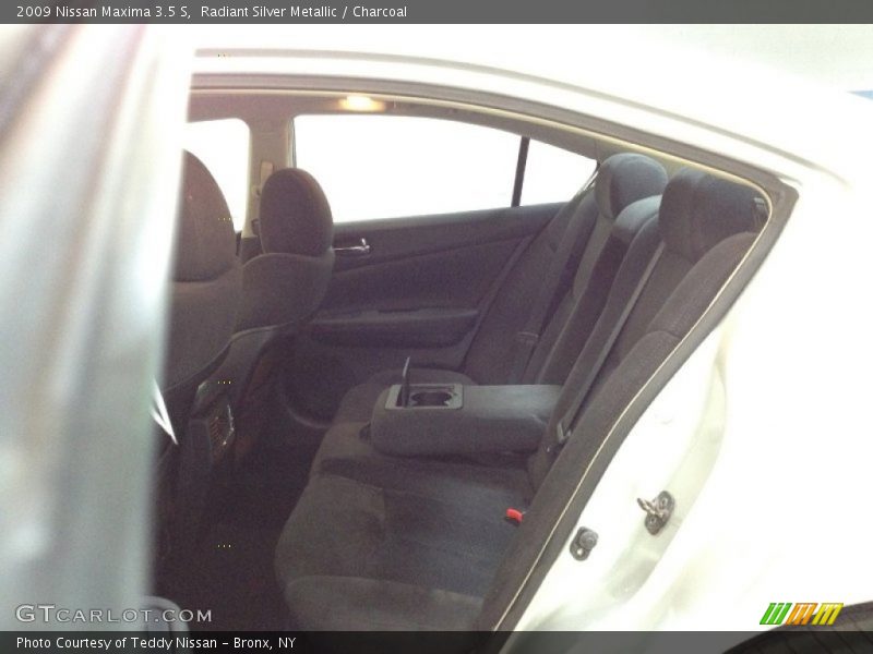 Radiant Silver Metallic / Charcoal 2009 Nissan Maxima 3.5 S
