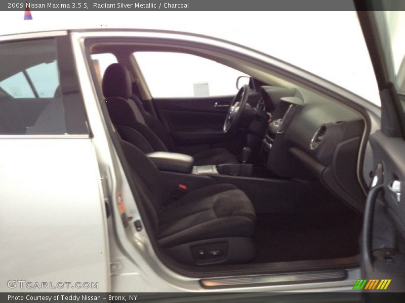 Radiant Silver Metallic / Charcoal 2009 Nissan Maxima 3.5 S