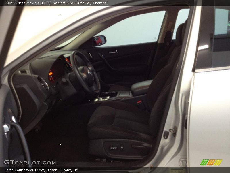 Radiant Silver Metallic / Charcoal 2009 Nissan Maxima 3.5 S