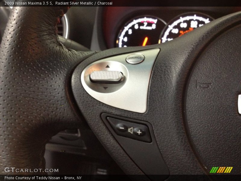 Radiant Silver Metallic / Charcoal 2009 Nissan Maxima 3.5 S