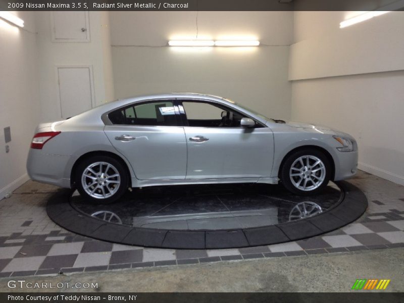 Radiant Silver Metallic / Charcoal 2009 Nissan Maxima 3.5 S