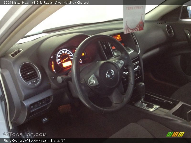 Radiant Silver Metallic / Charcoal 2009 Nissan Maxima 3.5 S