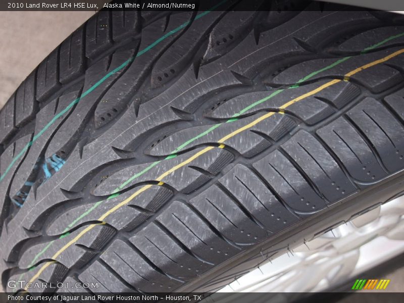 Alaska White / Almond/Nutmeg 2010 Land Rover LR4 HSE Lux