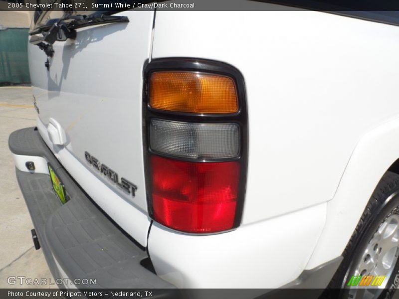 Summit White / Gray/Dark Charcoal 2005 Chevrolet Tahoe Z71