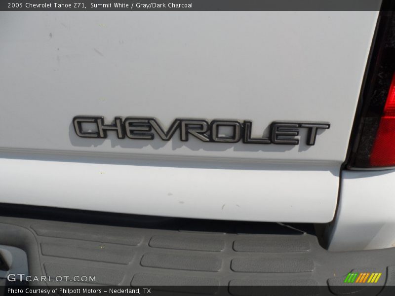 Summit White / Gray/Dark Charcoal 2005 Chevrolet Tahoe Z71